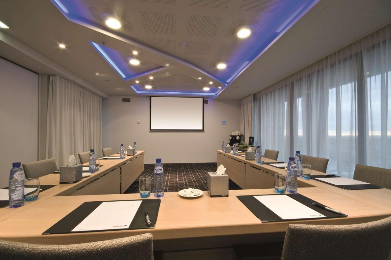 Radisson Blu Hotel, Хаселт Екстериор снимка